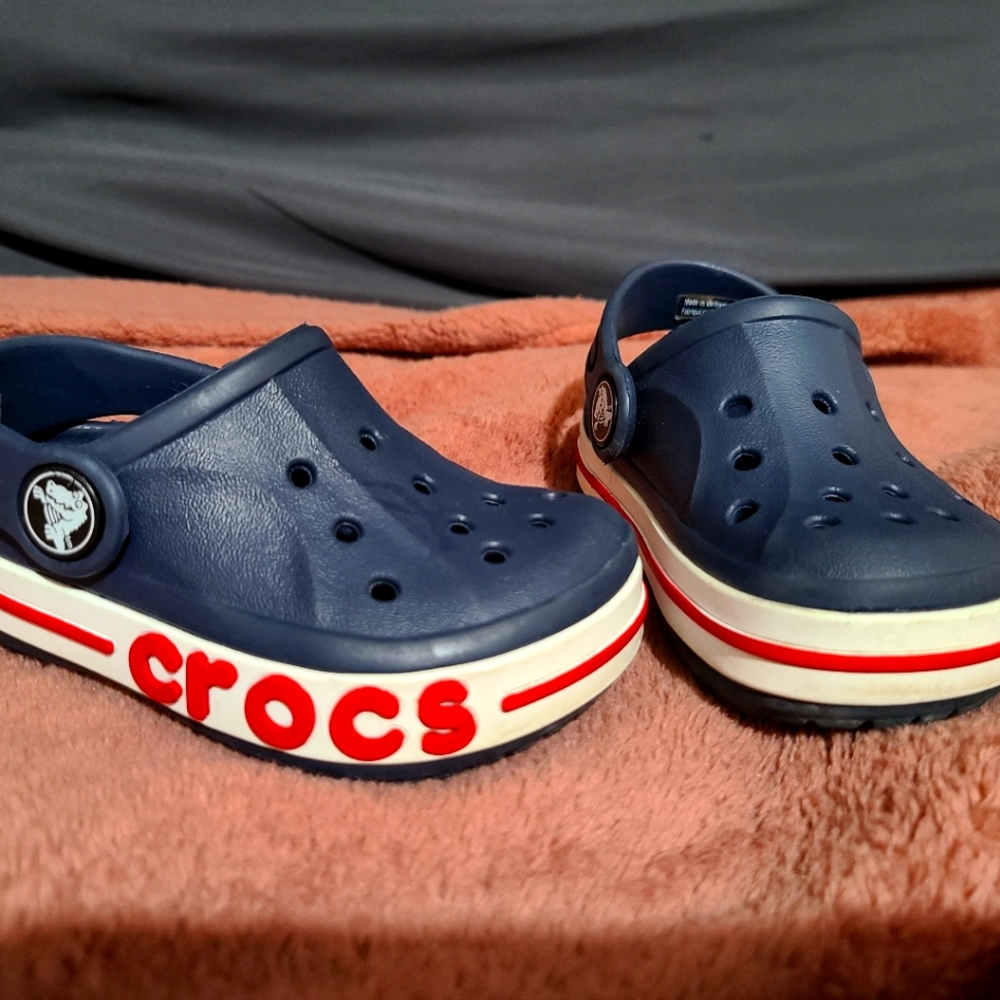 Toddler crocs